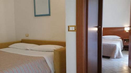 1 queen bed, 1 twin bed, 1 sofa bed