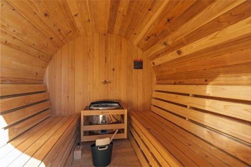 Moana Escape - Tasman Bay Views, Pool, Spa & Sauna in Moana