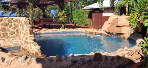 Bể bơi, Pension LE PASSAGE in Tahaa