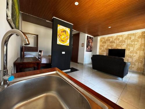 Stay Nguluwe in Chelston