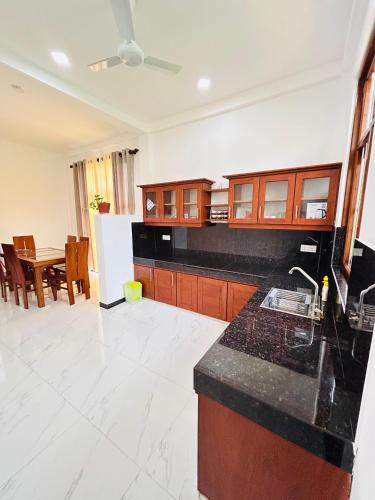 Sun rusiru villa - image 3