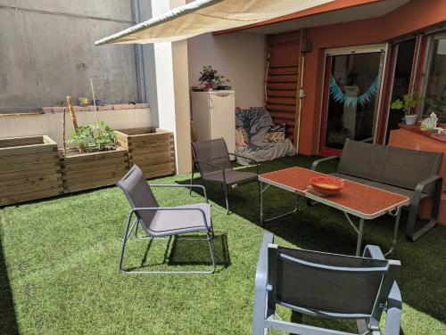 3-Bedroom Family Apartment with Terrace Lyon Gerland