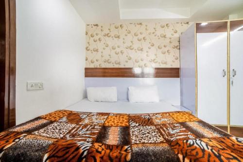 Chahal Guest House Nangloi in Punjabi Bagh
