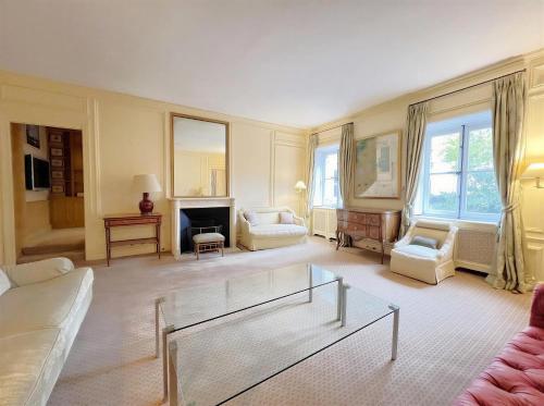 Invalides Garden Residence