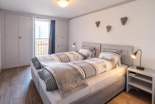 Double Room by Interlaken. Parking in Därligen, Schweiz