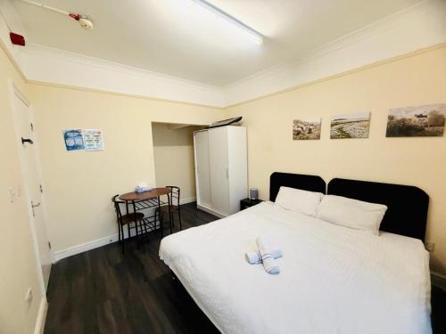 Gassiot House - image 13