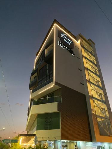 Hotel Cinco Monteria
