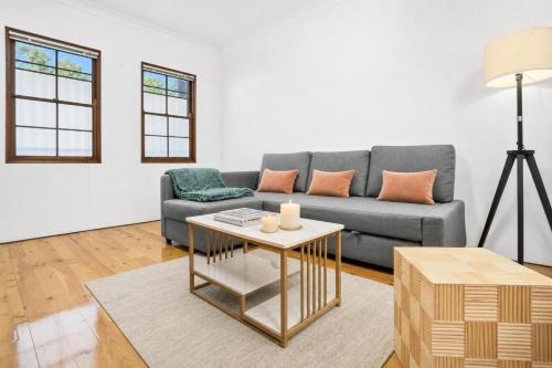 2-Bedroom House-Near city center Good for 6 Guests - image 4