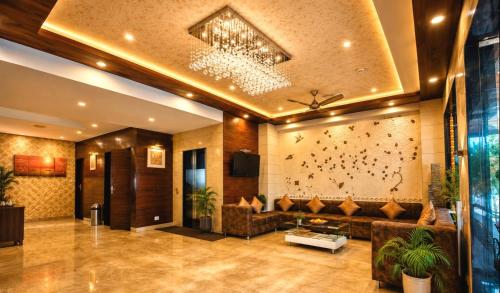Opulence Inn - 500 Meters From Railway Station