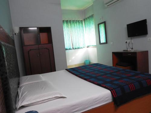 Hotel Silver Springs – Ahmedabad, TN