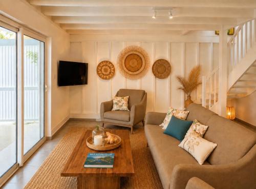 Private Pool Villa with Sea and Diamond Rock Views, Le Diamant Martinique in เลอ ยามัน