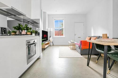 2-Bedroom House Woolloomooloo Good for 6 Guests - image 6