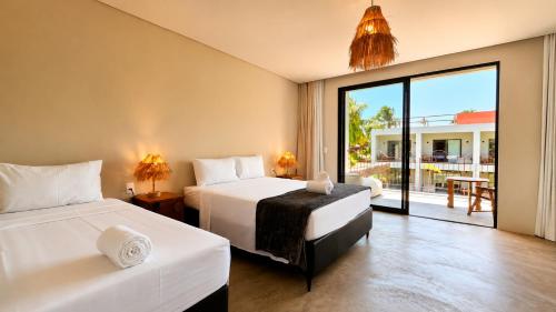 1 king bed, 1 twin bed
