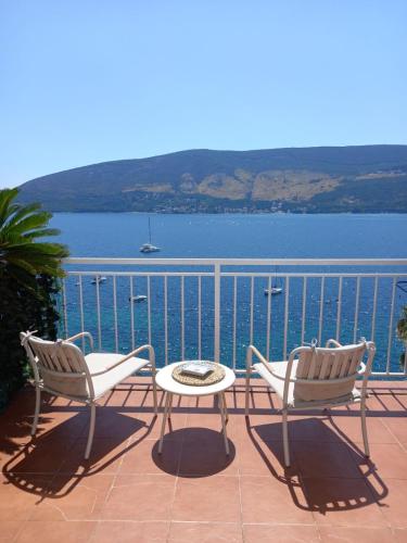 Bay View Apartment