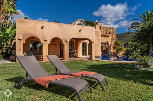 Villa Alhambra Del Portet by Abahana Luxe - image 5