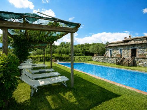 Podere San Giuseppe Casale toscano con piscina e spa in Val d Orcia in Радікофані