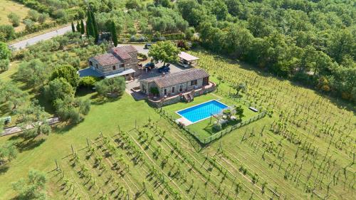 Podere San Giuseppe Casale toscano con piscina e spa in Val d Orcia in Радікофані