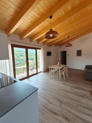 Apartamentos turismo rural Casa Ensalasa Castarné (Apartamentos turismo rural Casa Ensalasa Castarne) in 博蘭薩