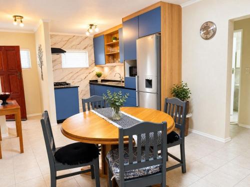 Stunning Sea Views & Direct Beach Access in Shelly Beach