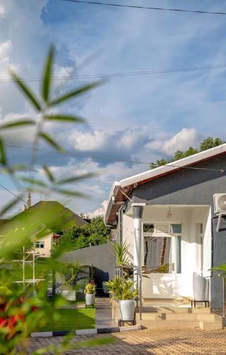 PENTHOUSE MPINGA RIMWEe - image 3