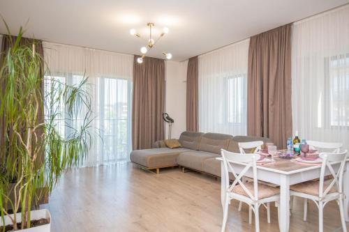 ProRealty- stunning 2Br apartment with great view