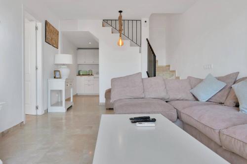 Elegante duplex con increibles vistas al mar Mijas - Cascada de Riviera C2 - image 2