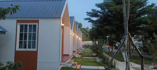 บ้านสวนเอ็มบีน่า in Sankampaeng