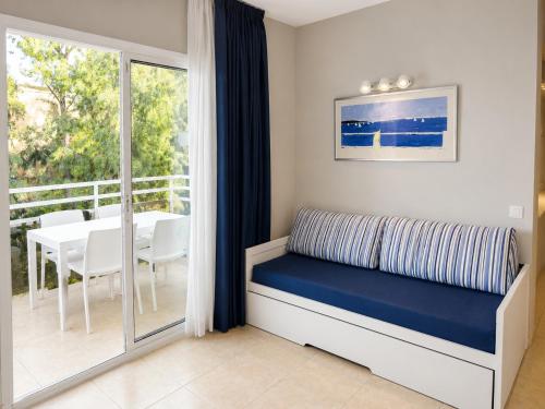 2 bedrooms, 3 beds