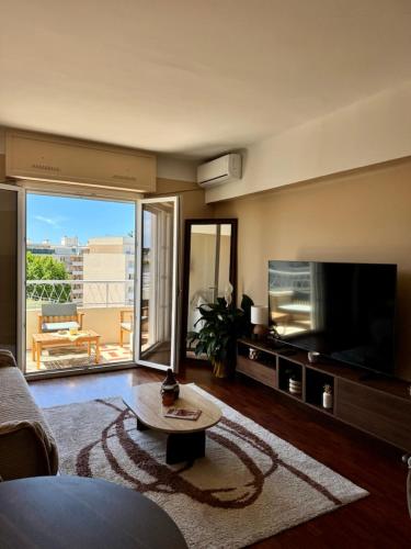Appartement moderne au centre de Juan les Pins