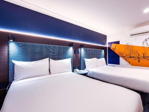 Standard Room with 1 Queen Bed