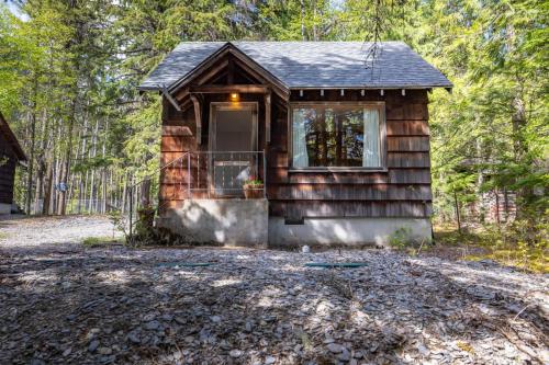 Walsh Cottage on the shores of Lake McDonald in Crystal Ford (MT)
