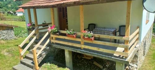 Seosko domaćinstvo Radunova kuća (Seosko domacinstvo Radunova kuca) in Bijelo Polje