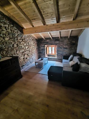 Casa Resineiro com Piscina, Garagem e Terraço (Casa Resineiro com Piscina, Garagem e Terraco) in Ermida