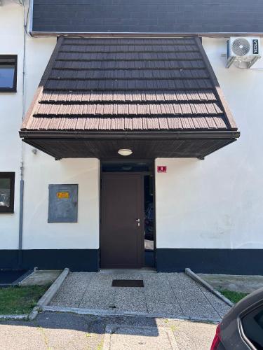 Зовнішній вигляд готелю, Apartma Kuku in Бовєц