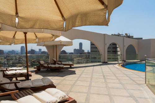 Swimming pool, Om Kolthoom Hotel in Cairo