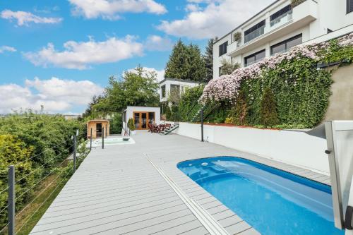 Airport Prague Luxury Apartment & Spa, Прага