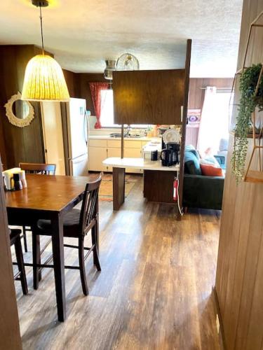 The Hilo Homebase - Charming 3 Bedroom Hilo Home, With Ac! - Hilo, HI