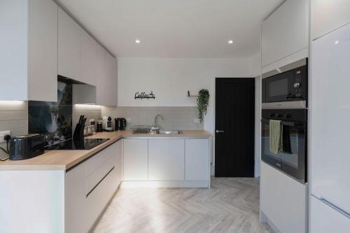 3 Bed - Nr Edinburgh - Free Parking -Garden -Wi-Fi in Оаклі