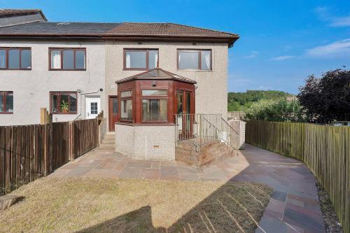 3 Bed - Nr Edinburgh - Free Parking -Garden -Wi-Fi in Оаклі