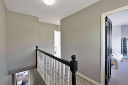 3 Bed - Nr Edinburgh - Free Parking -Garden -Wi-Fi in Оаклі