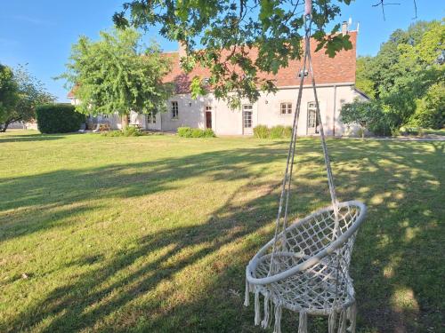 Dārzs, La Raimbauderie, villa 4 étoiles, avec clim, au coeur de la nature et des vignobles (La Raimbauderie, villa 4 etoiles, avec clim, au coeur de la nature et des vignobles) in La Charite Sur Loire