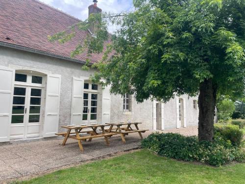Balkons/terase, La Raimbauderie, villa 4 étoiles, avec clim, au coeur de la nature et des vignobles (La Raimbauderie, villa 4 etoiles, avec clim, au coeur de la nature et des vignobles) in La Charite Sur Loire
