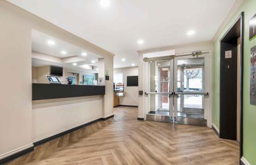 Lobby, Extended Stay America Suites - Washington, D.C. - Tysons Corner in Tysons (VA)