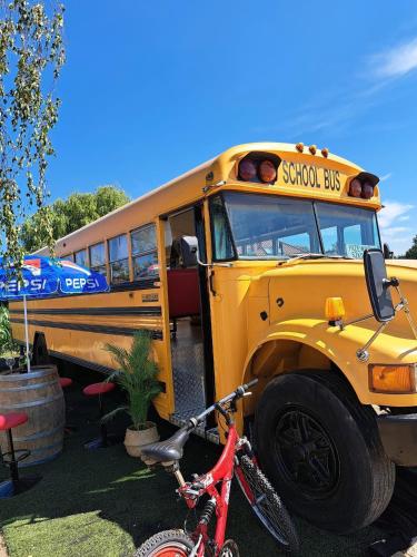 Skorzęcin Domki Buli School Bus