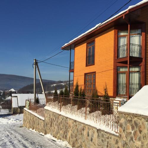Ieeja, Mini hotel Solnce Karpat in Yakivs'ke