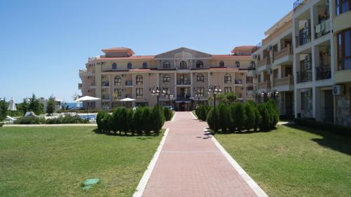 Menada Royal Bay Apartments