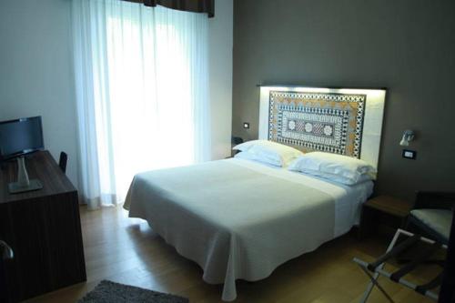 Superior Double or Twin Room image 8