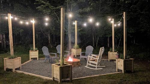 The Lake and Mountain Retreat in Lakeville (PA)