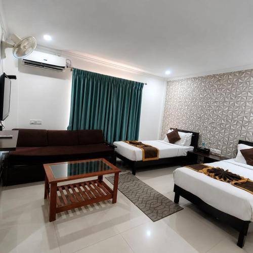 SQUARE INN Cosmopolitan near Kempegowda International Airport