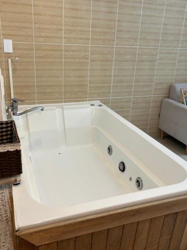 복층 스파 개별 테라스 애견 운동장 포마이코티지 3 숲속 집 cottage